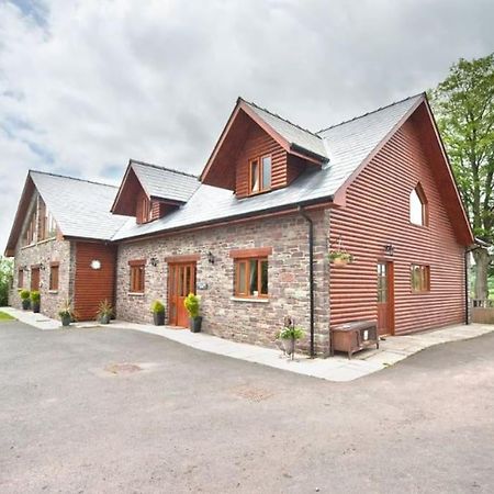 Beech Tree Eco Lodge 브레컨 외부 사진